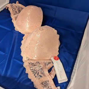 Manilyn Monroe Lace Women's Plus Size Bra (New With Tag)